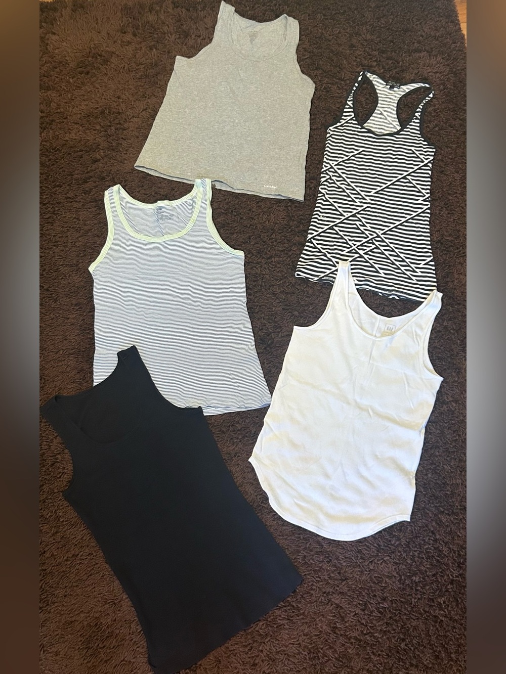 X5 Size Large Women’s Tank Tops - Mixed Colors GAP/Calvin K/Nollie